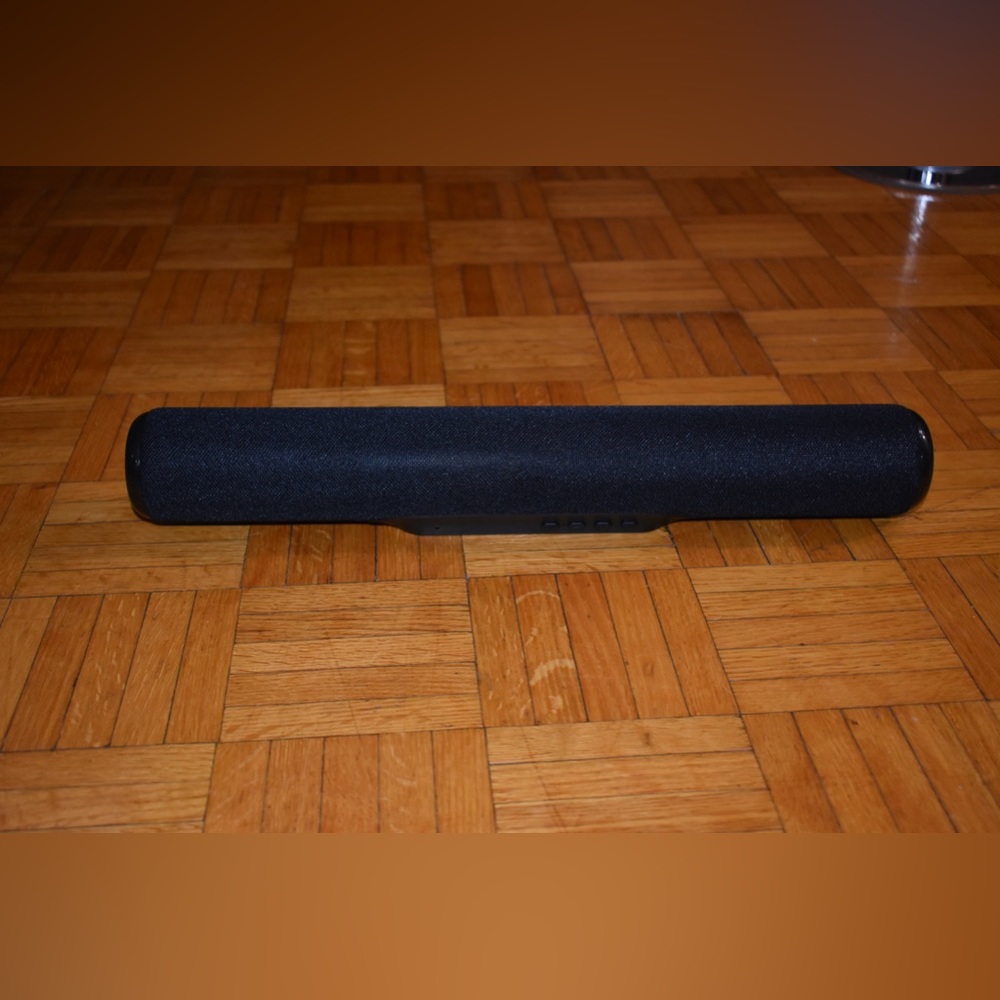 BNWOB Brookstone 17.5 Elite Pulse Sound Bar